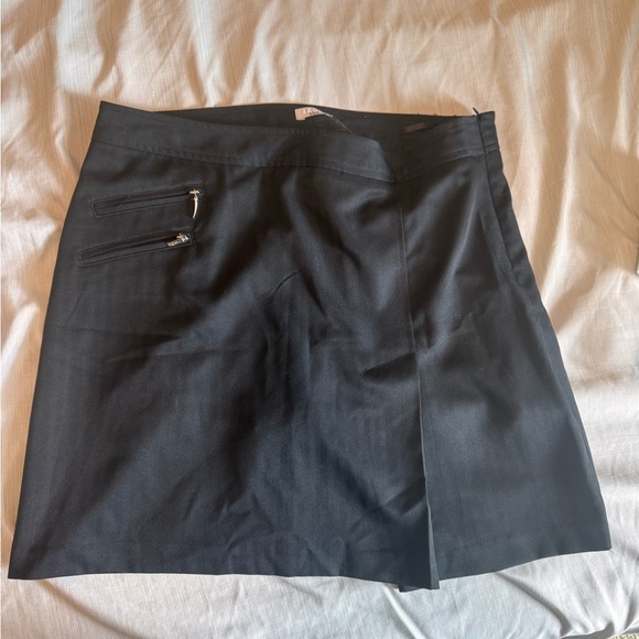 Izod Golf Skort - Picture 1 of 8